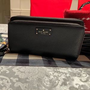 Black Kate Spade (Anita) large wristlet wallet